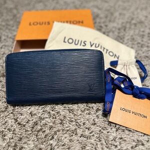 Louis Vuitton Blue Epi wallet